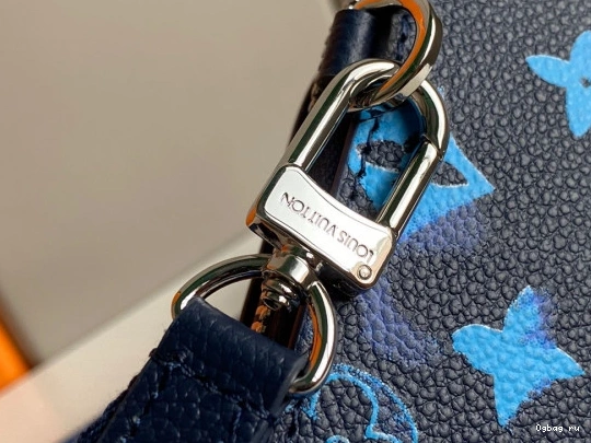 POUCH PHONE VUITTON LOUIS 0715